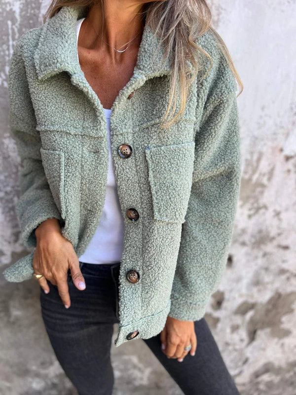 Variant image for Filipa - Sort Uldjakke Dame Med Reversibel Hals og Dekorative Knapper-19