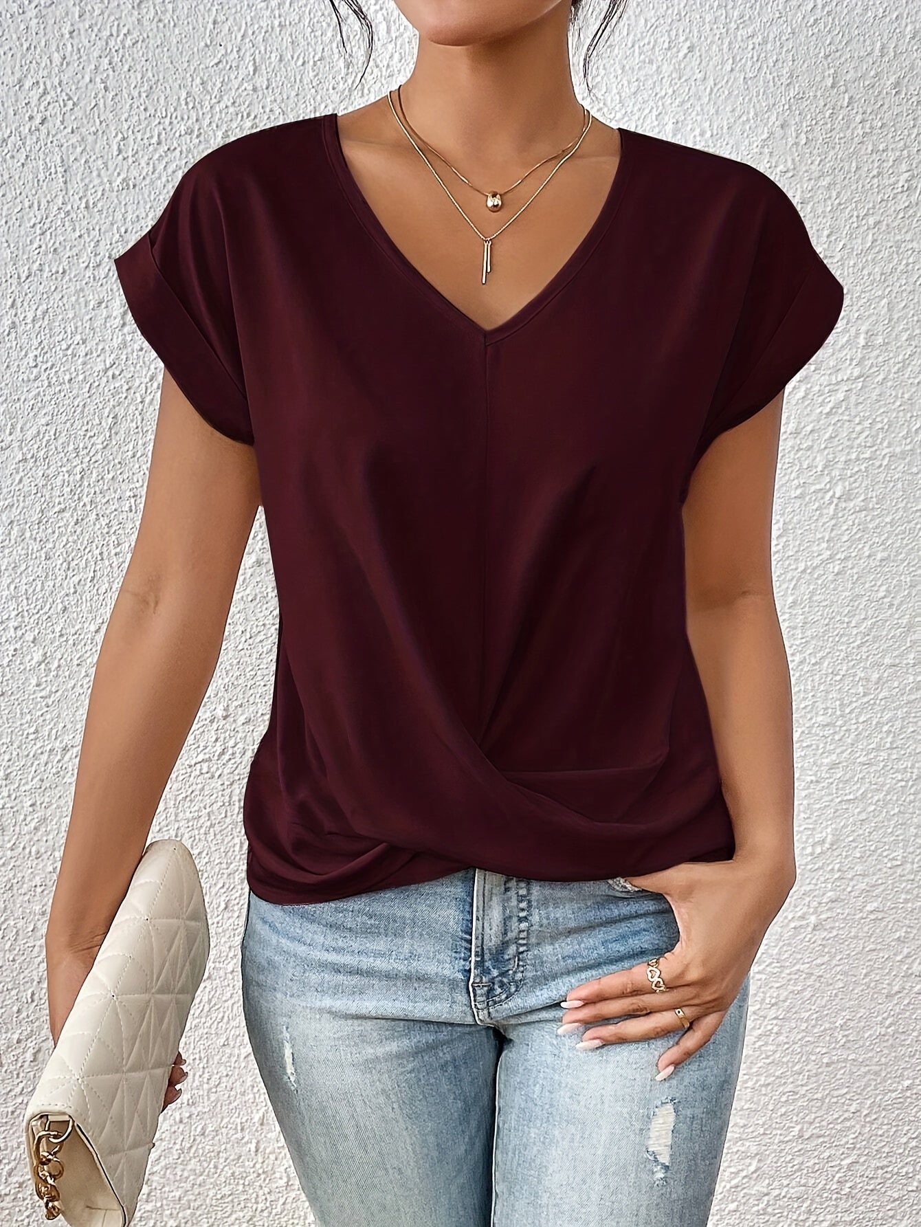 NOVA – Elegant V-Hals Top med Knudedetalje