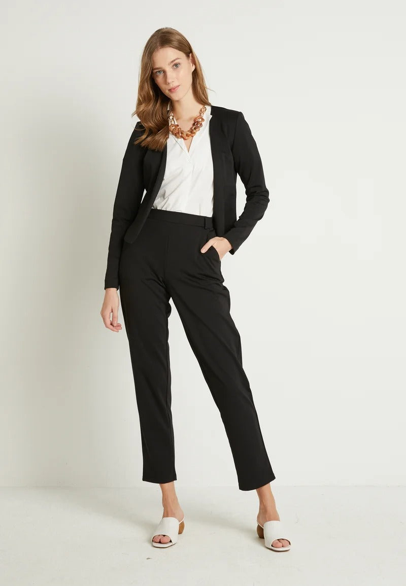 Elegant Cardigan Jakke i Blødt Materiale til Hverdag og Fest