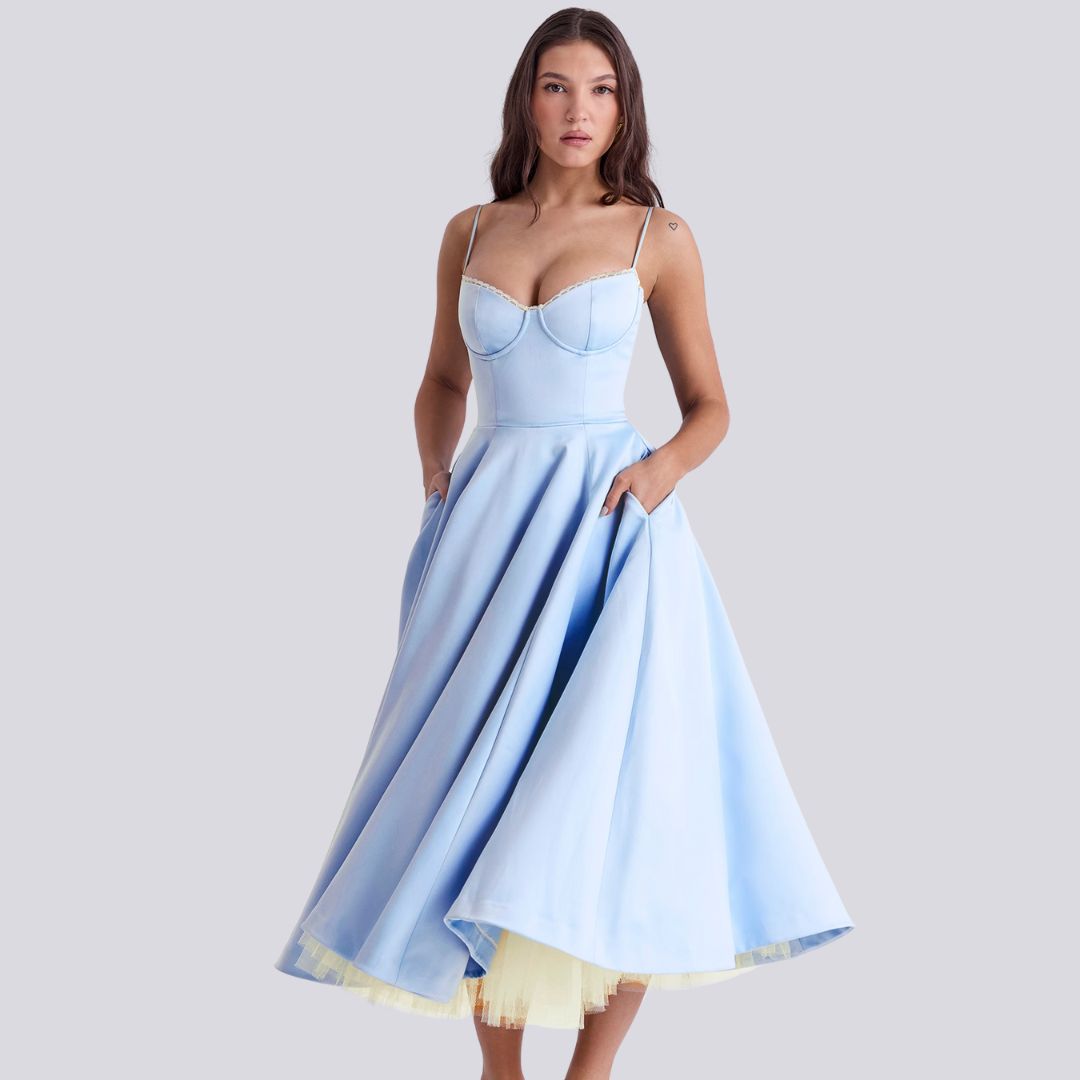 LOVA – V-hals Maxi Kjole med Elegant Fald