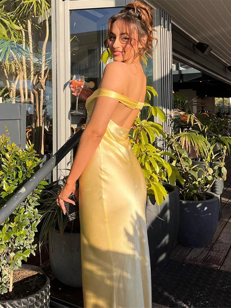 Elegant Off-Shoulder Aftenkjole – Gulvlængde, Figursyet Design til Festlige Anledninger