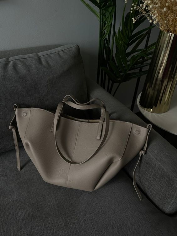 Elegant Læder Tote Taske - Rummelig, Holdbar med Aftagelig Skulderrem