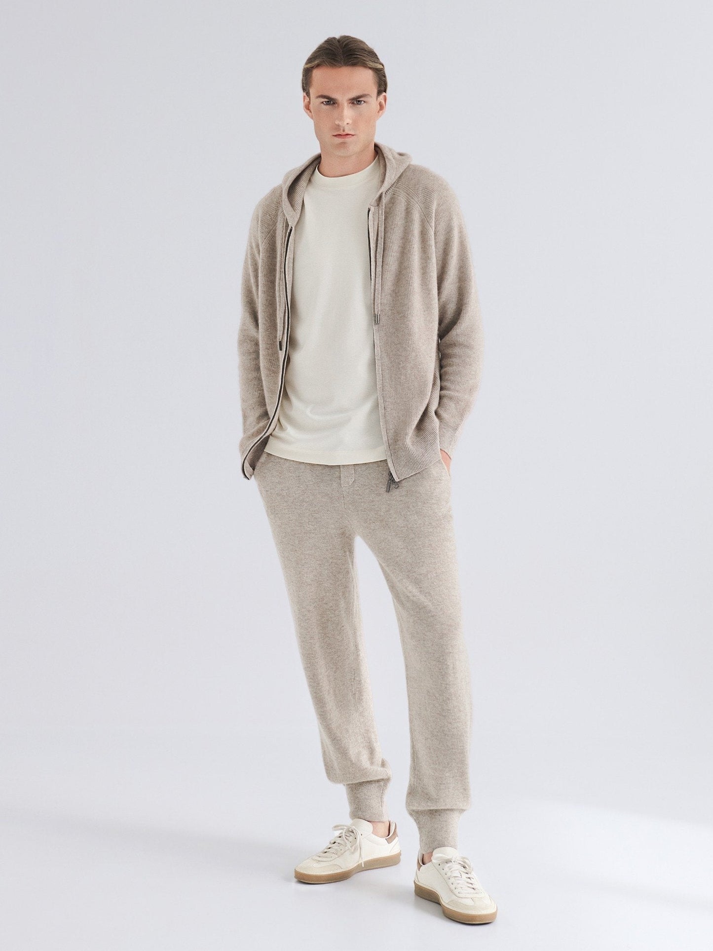 Grand Arbre - Cashmere Sweatpants i Beige med Justerbar Talje og Komfortabel Pasform
