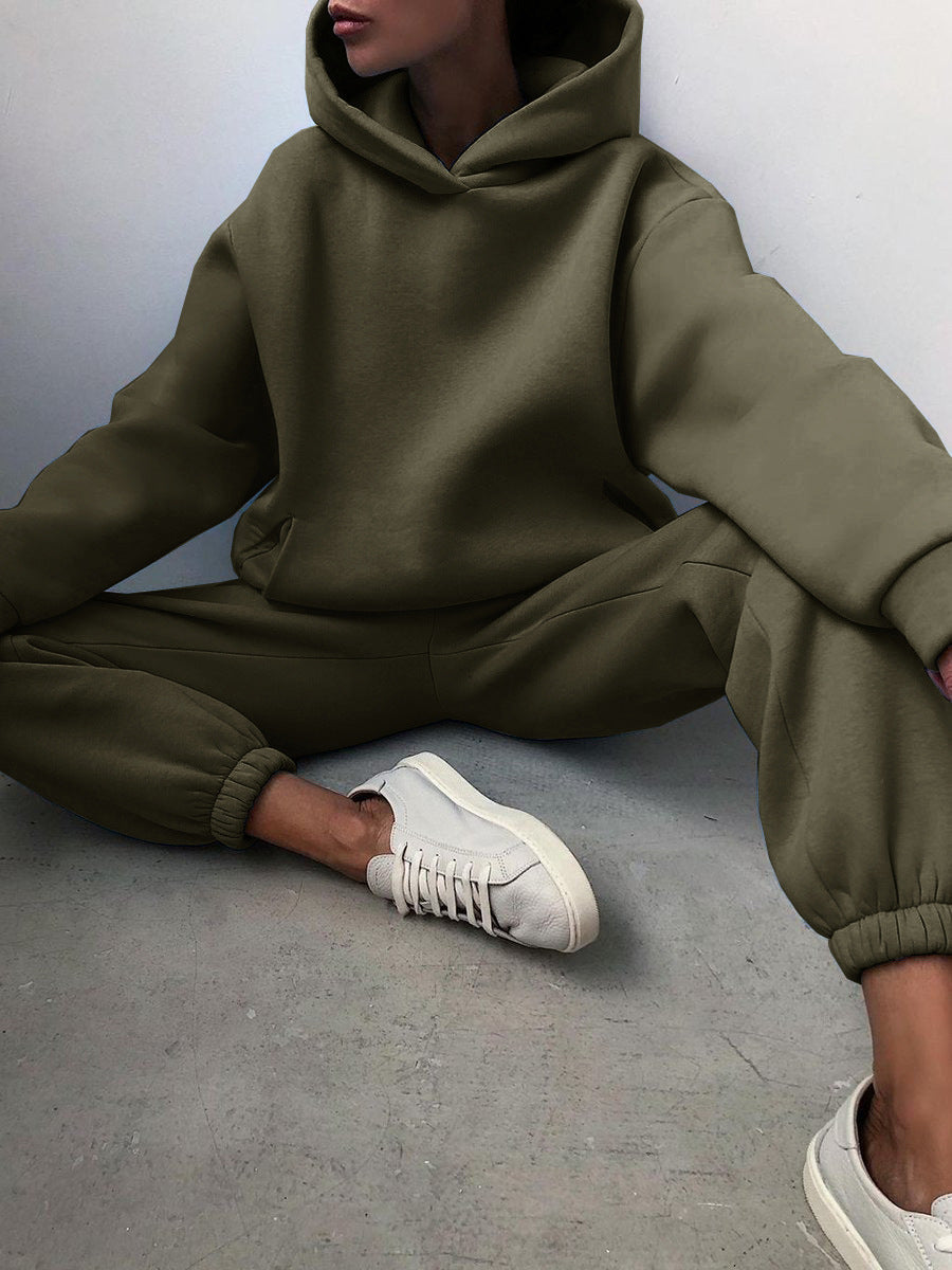 NOAH Match Set – Komfortabelt joggingsæt i moderne design til hverdag og fritid