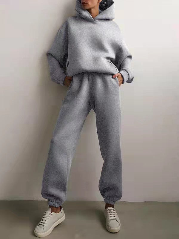 NOAH Match Set – Komfortabelt joggingsæt i moderne design til hverdag og fritid