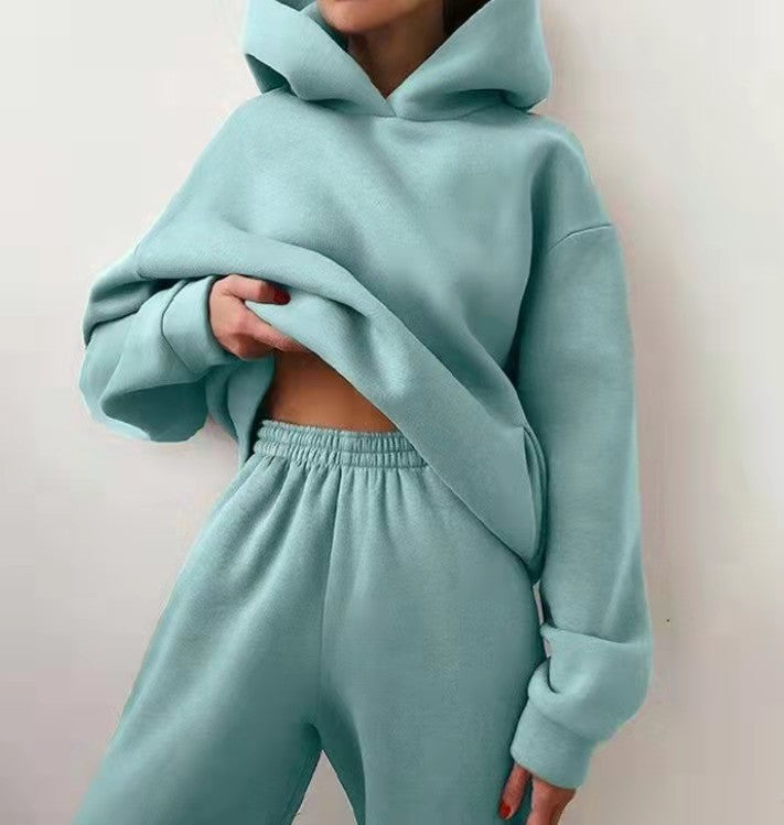 NOAH Match Set – Komfortabelt joggingsæt i moderne design til hverdag og fritid