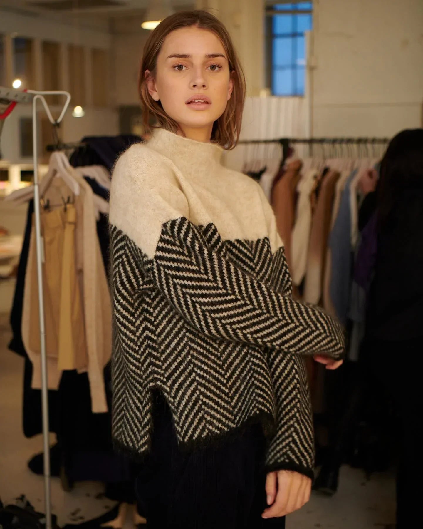 Alma – Rullekrave i Faux Cashmere