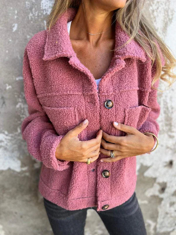 Filipa - Sort Uldjakke Dame Med Reversibel Hals og Dekorative Knapper