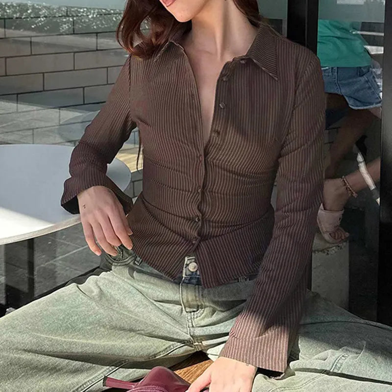 Eva - Retro Bluse Med Flared Ærmer Og Slim-Fit Design - Chic Og Komfortabel-3
