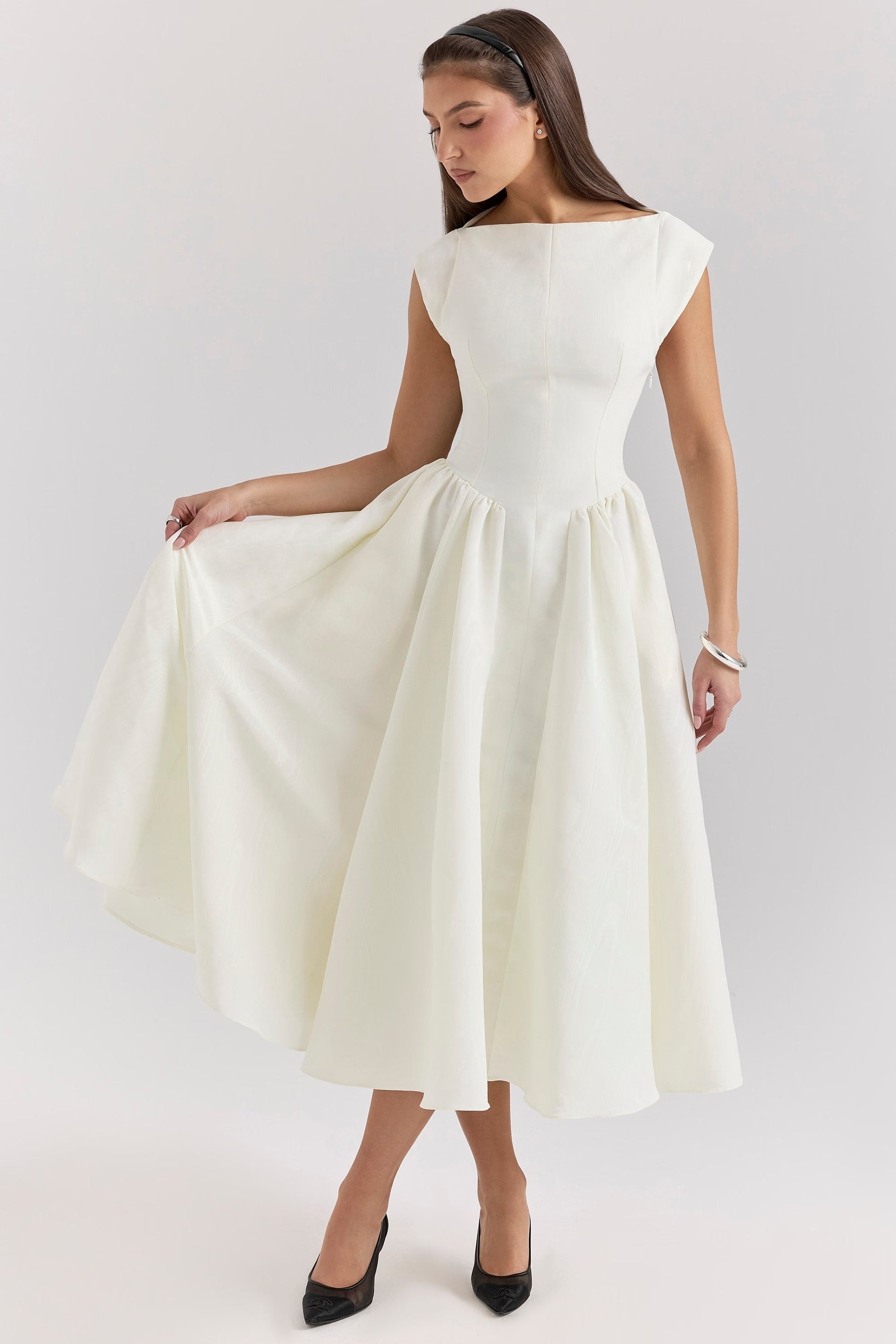 Victoria - Elegant Kjole med Flatterende Pasform og Tidsløst Design-6