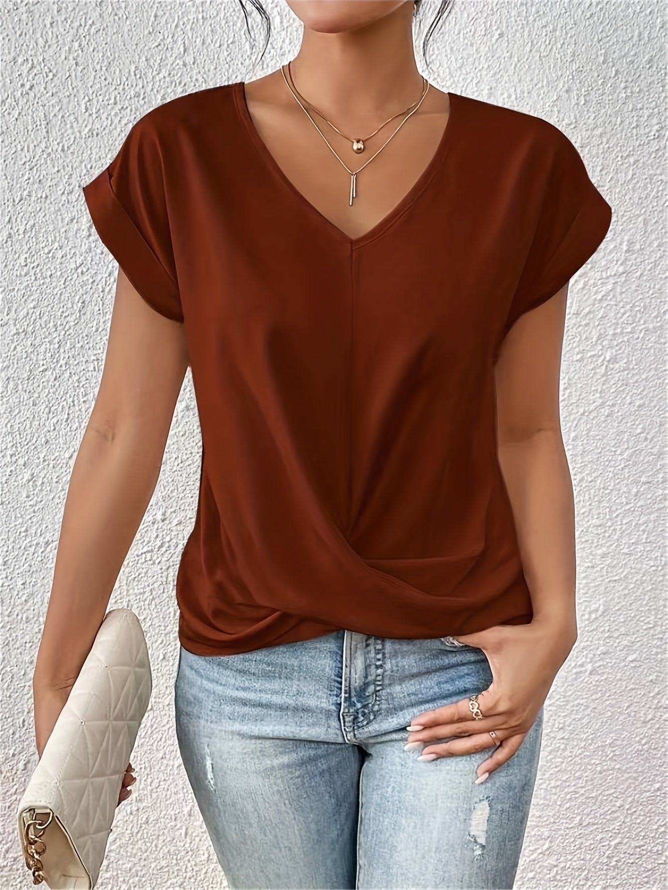NOVA – Elegant V-Hals Top med Knudedetalje