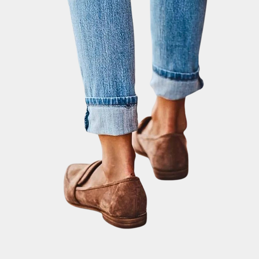 AMÉLIE – Komfortable Loafers i Ruskindslook med Tidløst Design