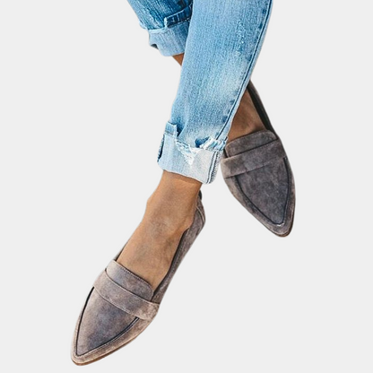 AMÉLIE – Komfortable Loafers i Ruskindslook med Tidløst Design