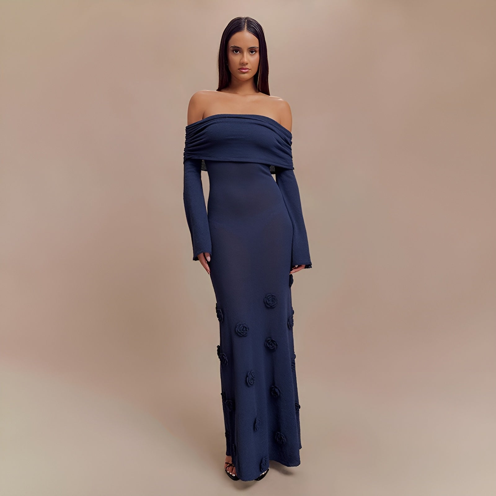 Elegant Off-Shoulder Kjole med Draperet Halslinje - Flatterende Pasform og Behageligt Materiale-1