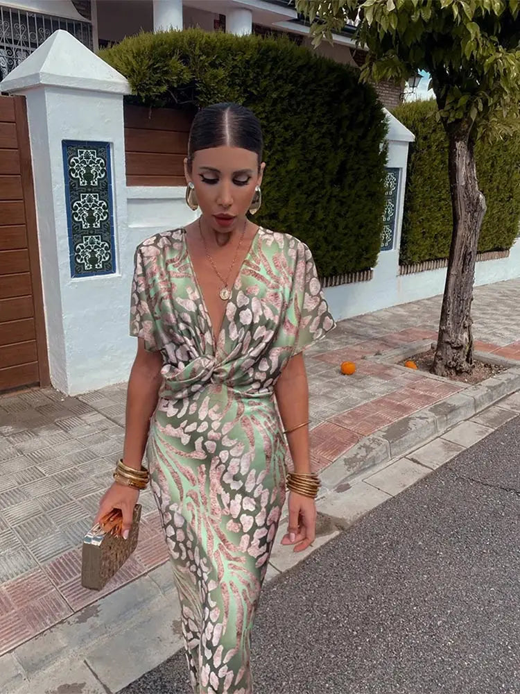 Variant image for Verity - Elegant Wrap Kjole Med Flatterende Silhuet Og Luksuriøs Følelse-1