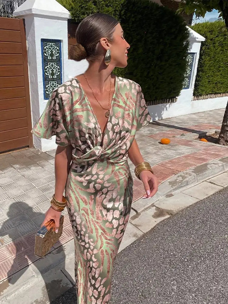 Verity - Elegant Wrap Kjole Med Flatterende Silhuet Og Luksuriøs Følelse-2