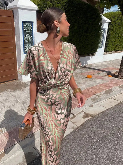 Verity - Elegant Wrap Kjole Med Flatterende Silhuet Og Luksuriøs Følelse-2