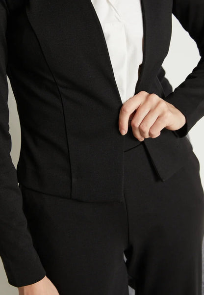 Elegant Cardigan Jakke i Blødt Materiale til Hverdag og Fest