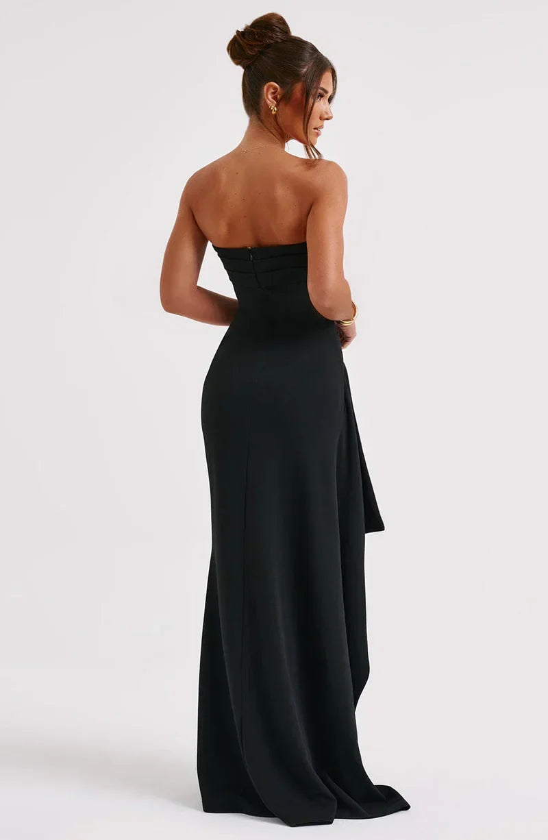 Elegant Off-Shoulder Maxikjole - Unikt Wikkeldesign til Festlige Anledninger