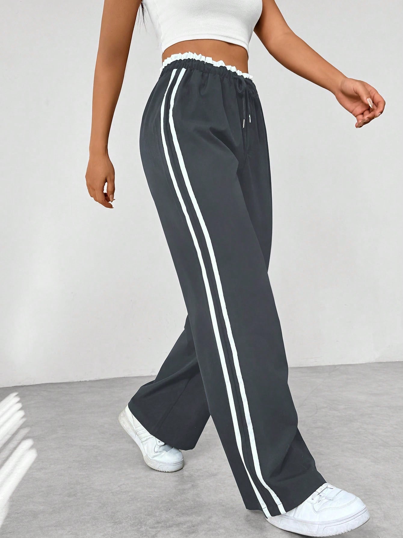 Elsa - Casual Damesbroek med Stribet Farveblokdesign og Comfy Fit