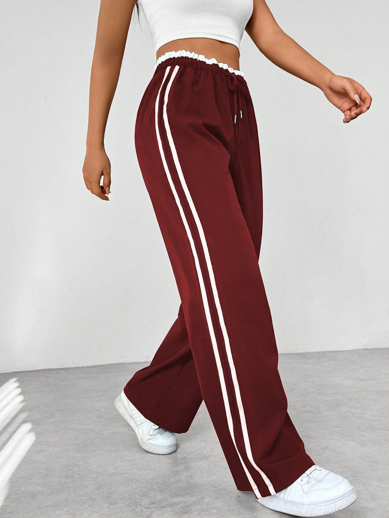 Elsa - Casual Damesbroek med Stribet Farveblokdesign og Comfy Fit
