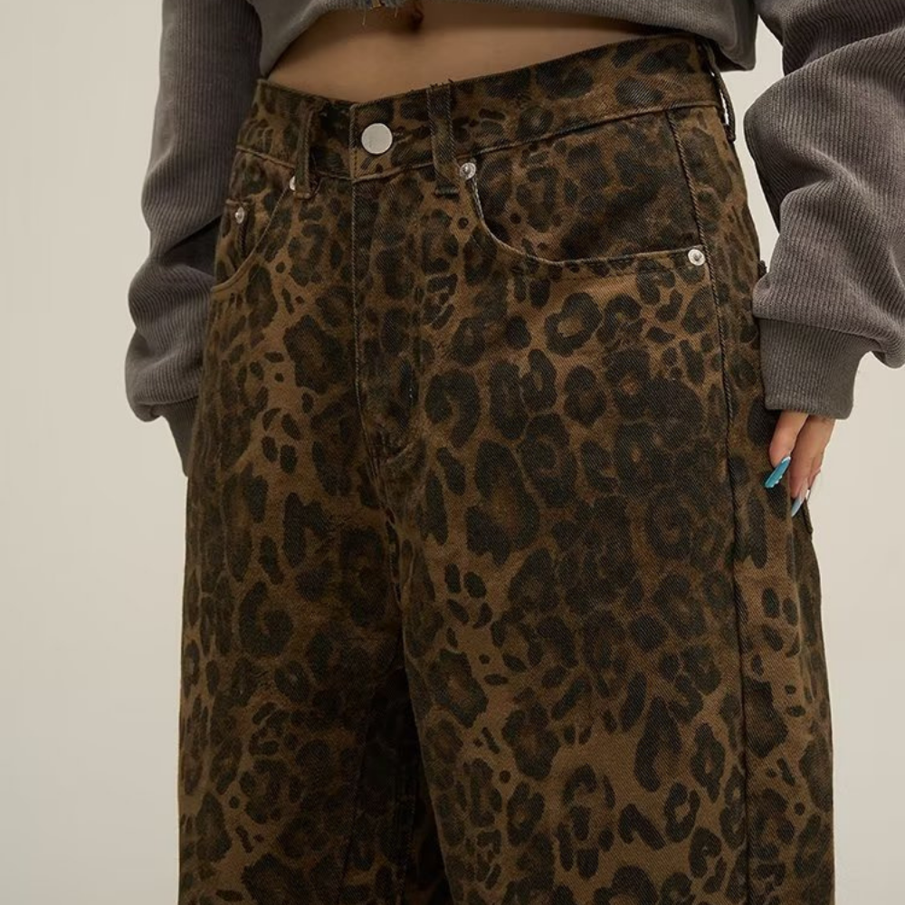 Leopardmønstrede Jeans med Komfortabel Pasform – Moderne Denim til Hverdag og Fest