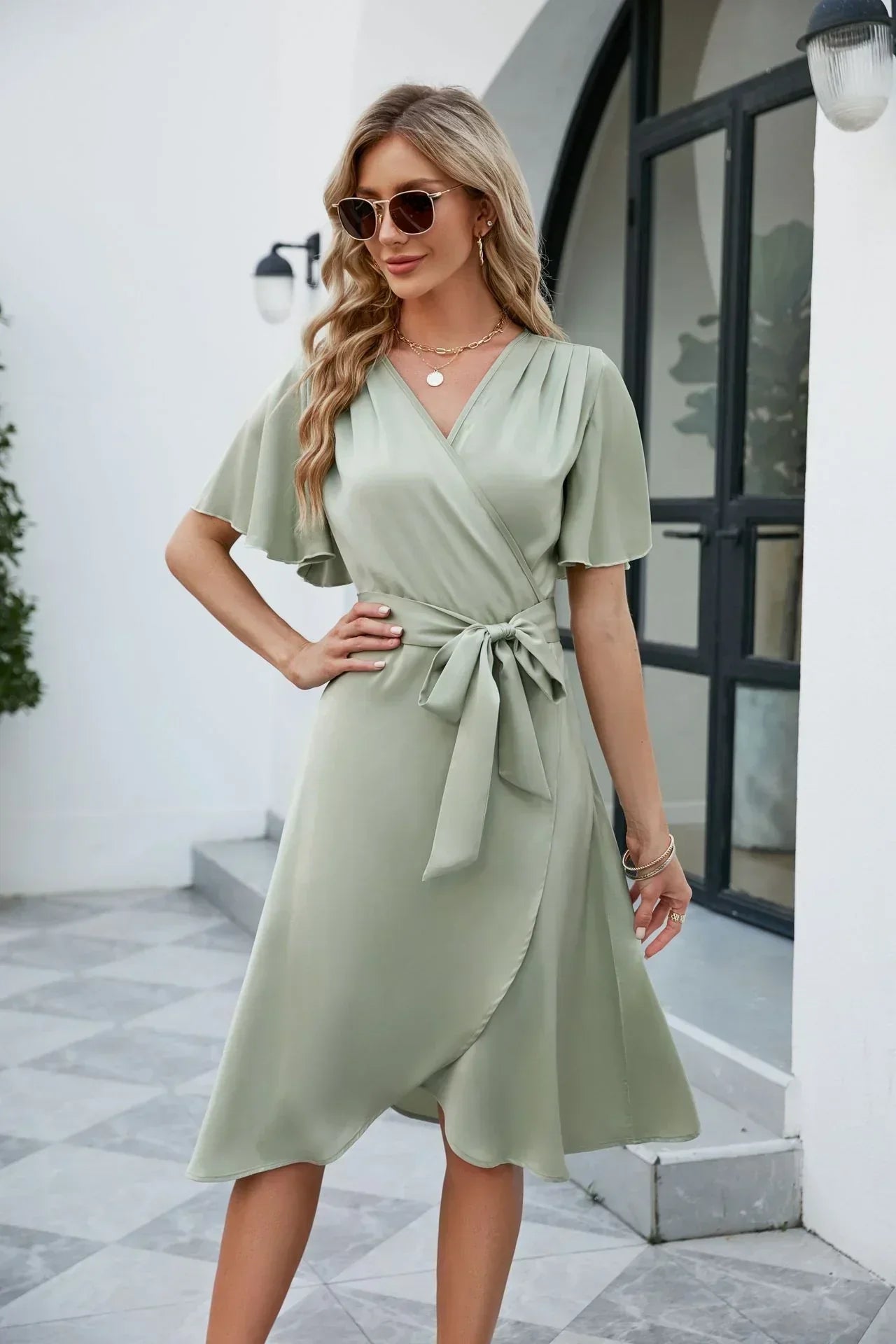 Delphine - Elegant V-Hals Sommerkjole til Damer, Luftigt Design, Komfortabel Stil-2
