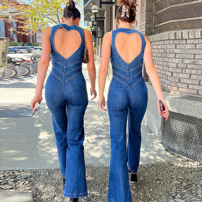 MAËLLE – Denim Jumpsuit med Chevron-Detaljer og Elegant Rygrundskæring