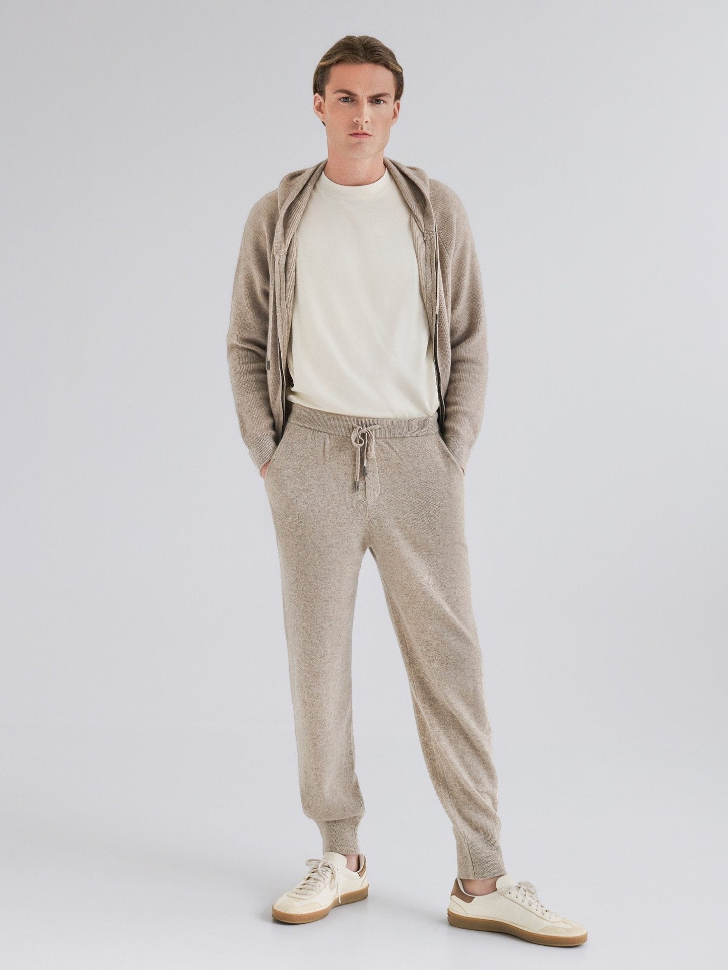 Grand Arbre - Cashmere Sweatpants i Beige med Justerbar Talje og Komfortabel Pasform