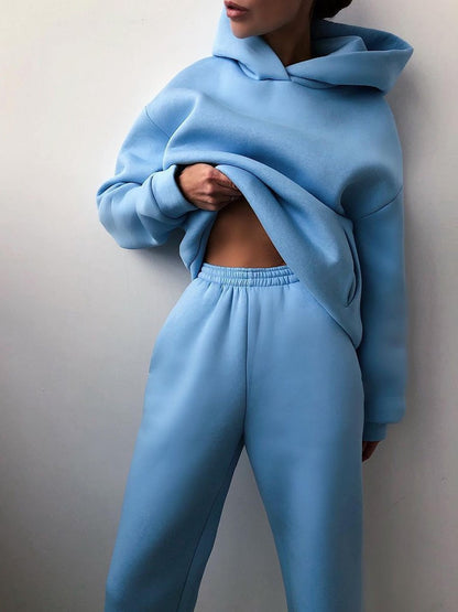 NOAH Match Set – Komfortabelt joggingsæt i moderne design til hverdag og fritid