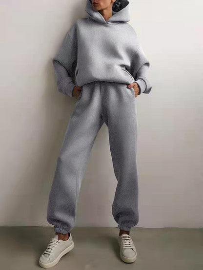 NOAH Match Set – Komfortabelt joggingsæt i moderne design til hverdag og fritid